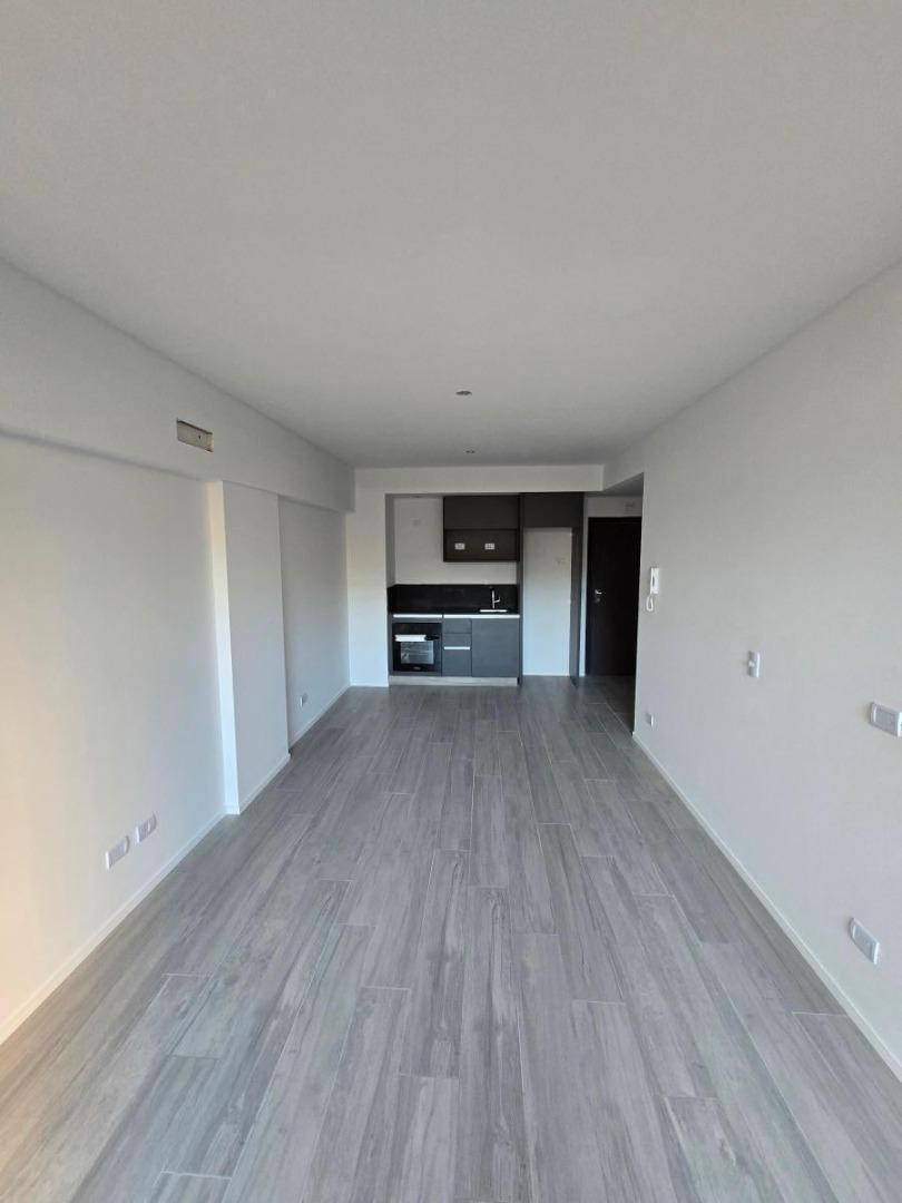Foto de VENTA MONOAMBIENTE AMPLIO Y LUMINOSO CON BALCON – COGHLAN, imagen 5