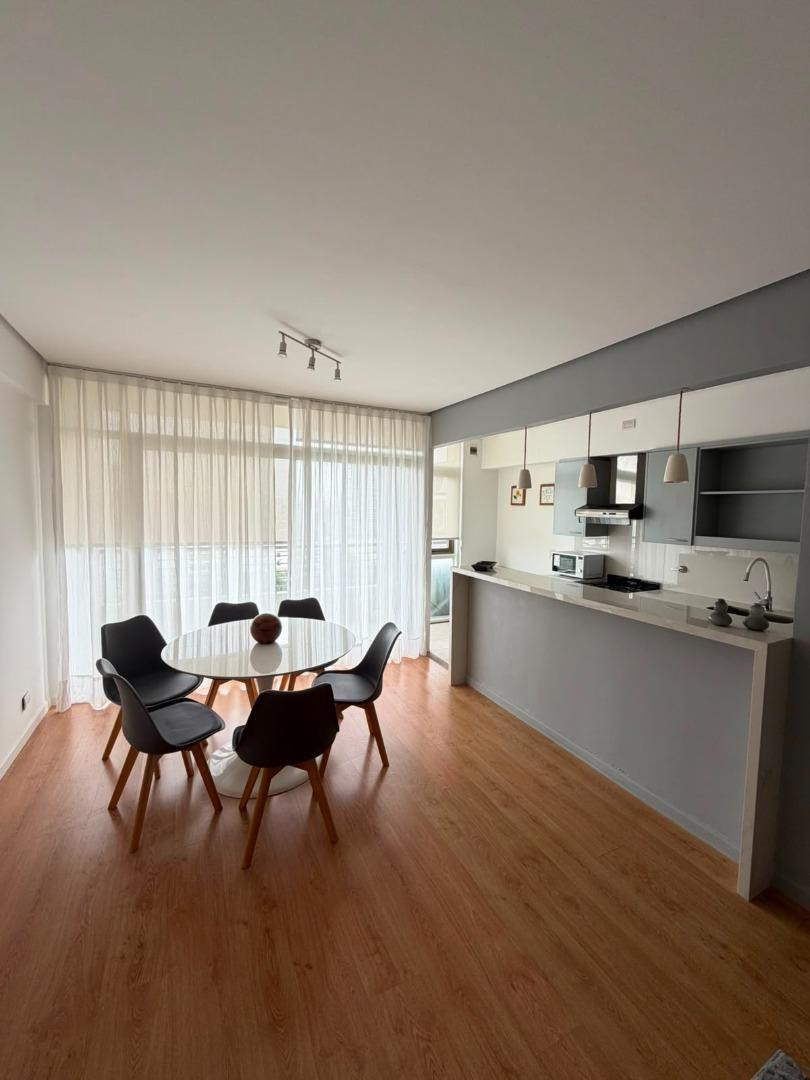 Foto de DEPARTAMENTO 4 AMBIENTES AMOBLADO EN PALERMO TODO INCLUIDO, imagen 2