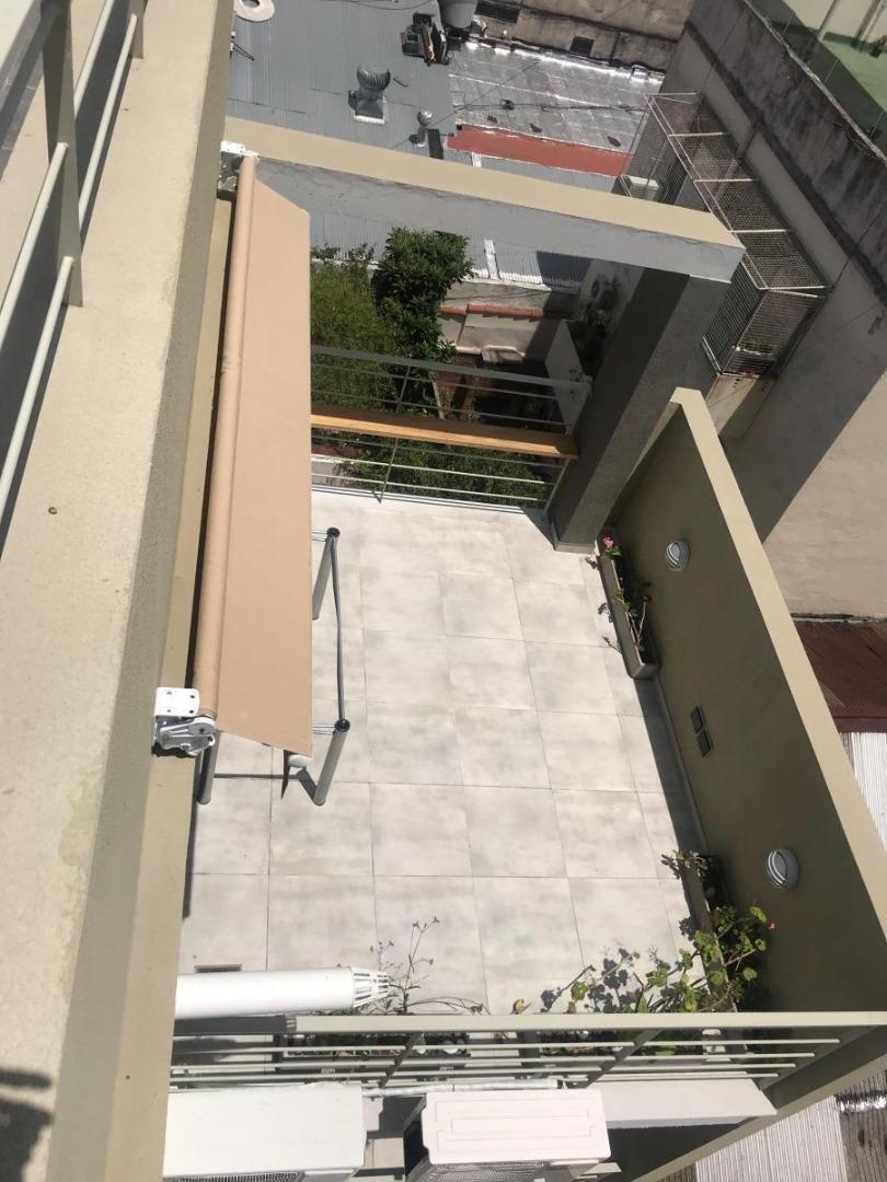 Foto de VENTA MONOAMBIENTE AMOBLADO CON TERRAZA /COCHERA EN BELGRANO, imagen 2