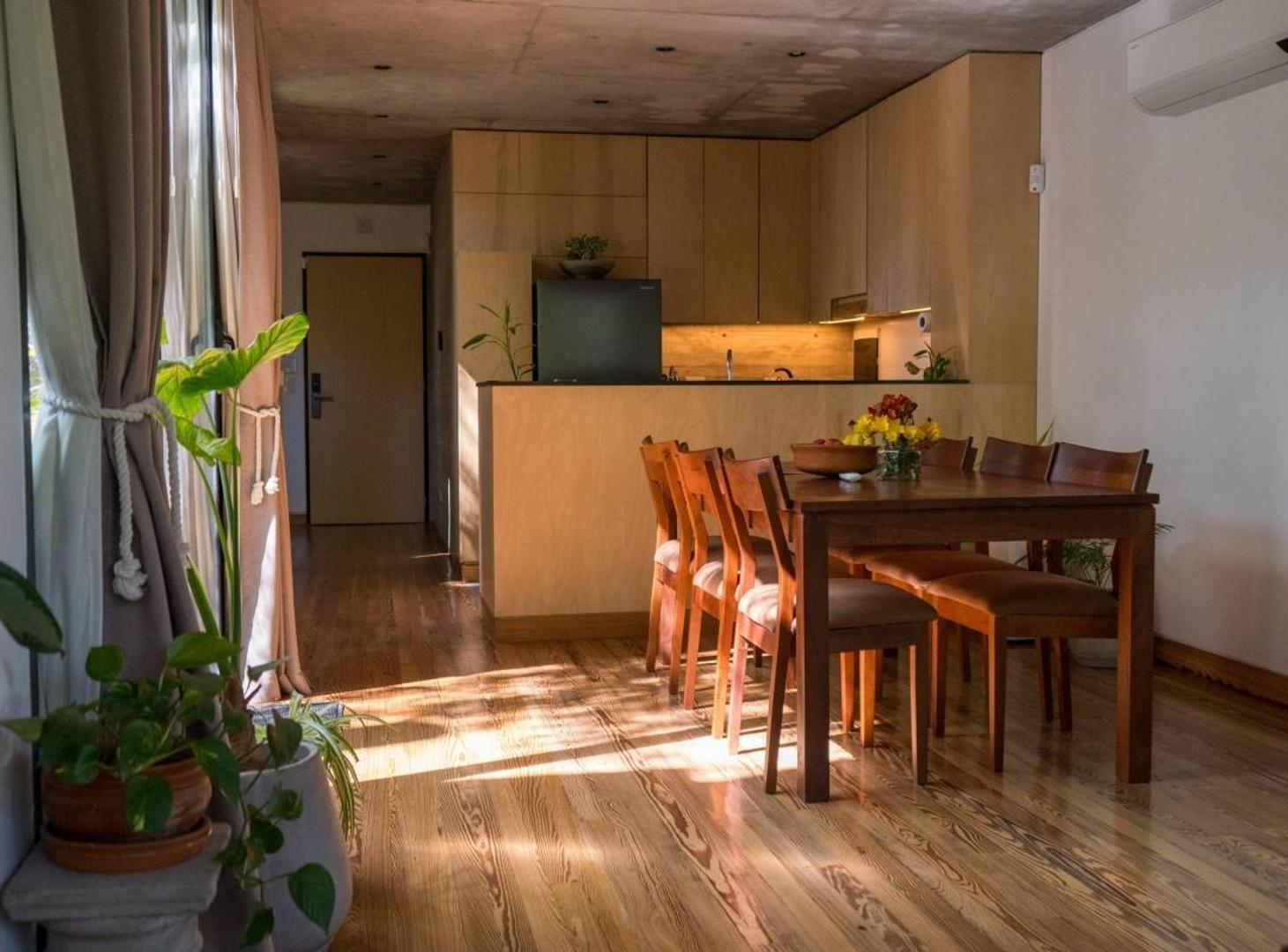 Foto de venta semipiso 3 amb con jardin y dos cocheras coglhan, imagen 1