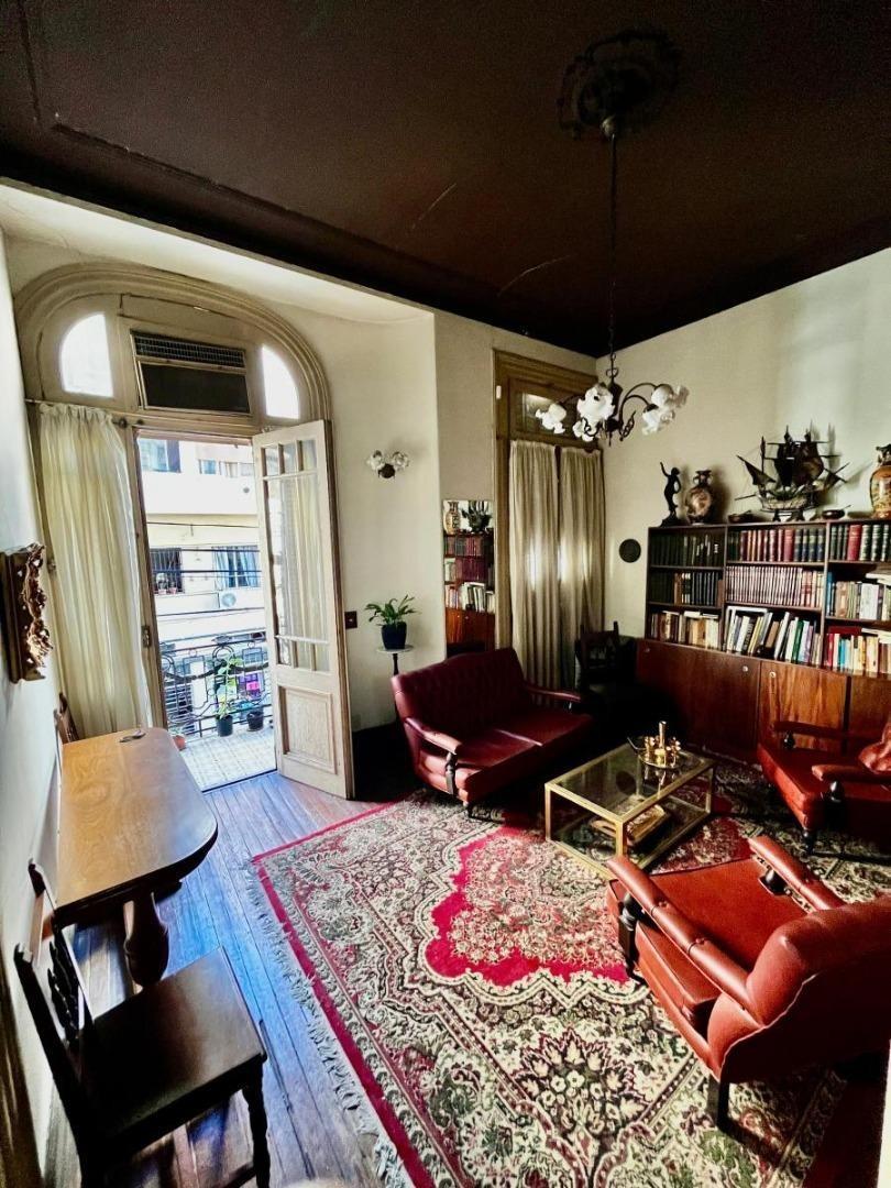 Foto de VENTA PISO 6 AMBIENTES CON PATIO Y BALCONES EN SAN NICOLAS, imagen 2