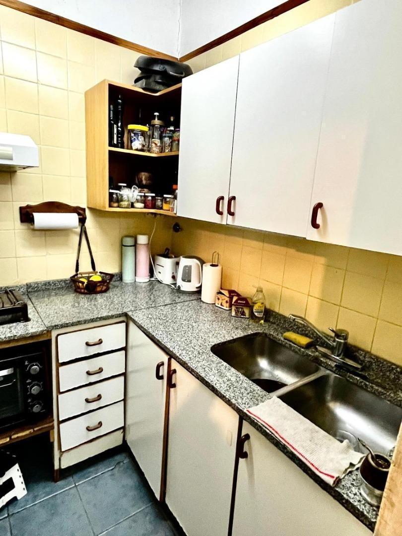 Foto de VENTA PISO 6 AMBIENTES CON PATIO Y BALCONES EN SAN NICOLAS, imagen 4