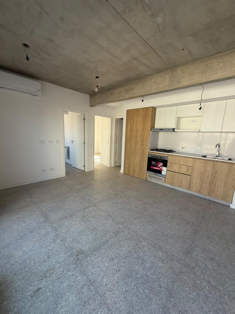 Foto de VENTA 3 AMBIENTES CON COCHERA Y DOBLE TERRAZA EN COGHLAN, imagen 1