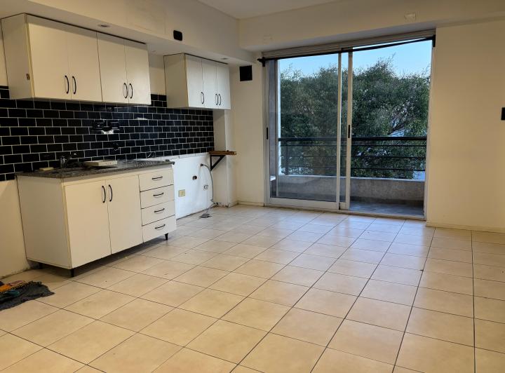 Foto de VENTA DEPARTAMENTO 2 AMBIENTES CON COCHERA LANUS ESTE, imagen 5