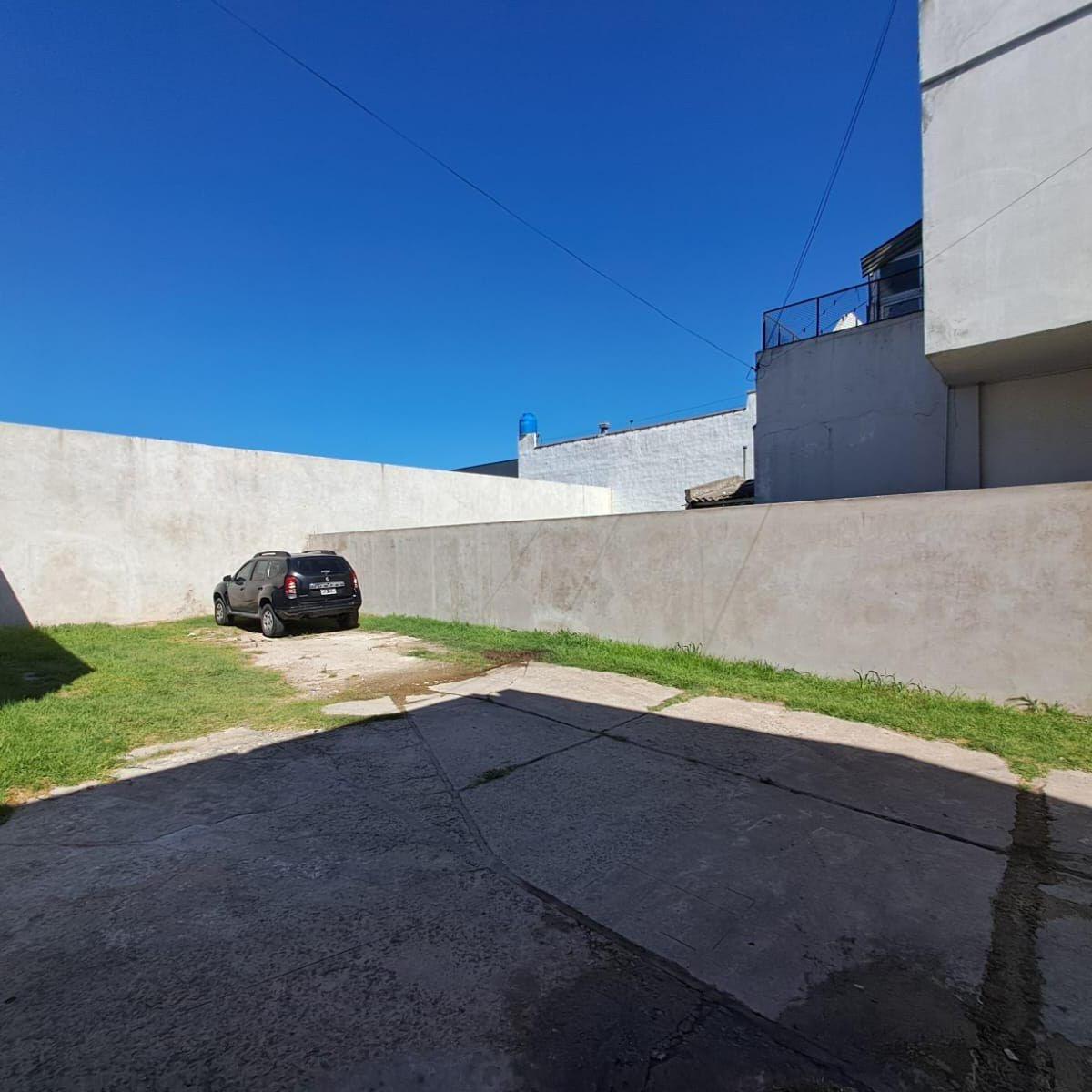 Local - Bernardino Rivadavia 2