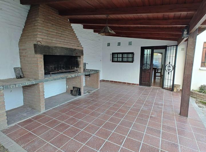 ALQ CASA 2 DORM-BARRIO JUAN XXIII 5