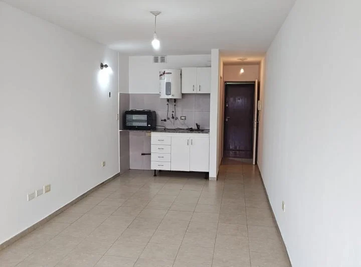 ALQ MONOAMBIENTE-CASEROS 261-GALERIA DEL HUERTO 3