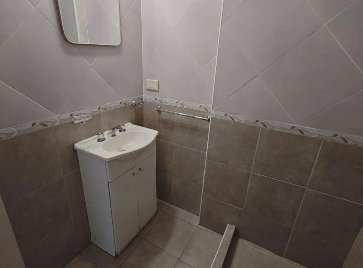 ALQ MONOAMBIENTE-CASEROS 261-GALERIA DEL HUERTO 5