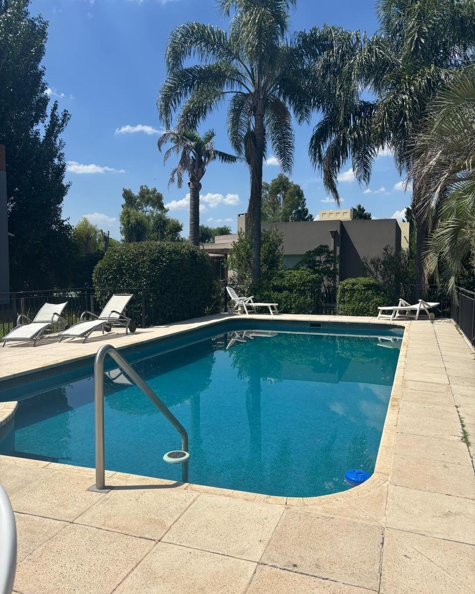 Terreno con Pileta en Venta en Cañuelas. Altos del Carmen. 4