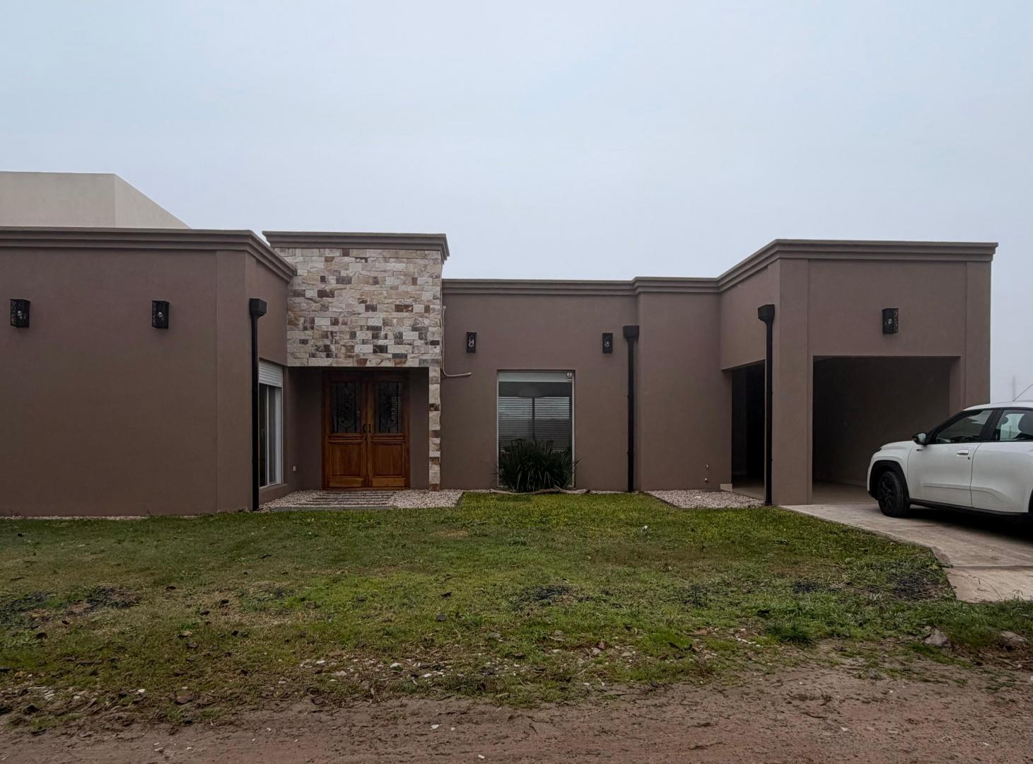 CASA EN VENTA EN ALEJANDRO PETION CAÑUELAS