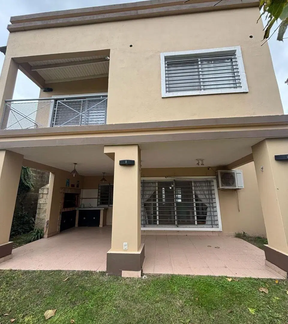 CASA CON PILETA EN VENTA EN VILLA ADRIANA CAÑUELAS 4