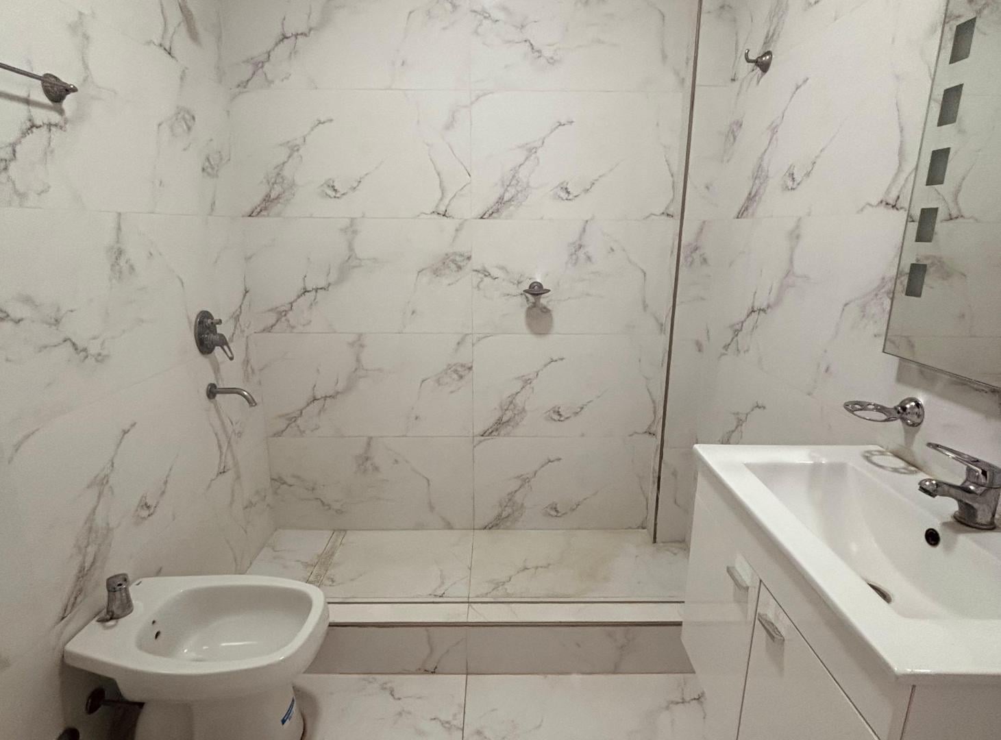 Foto de DEPARTAMENTO 2 AMBIENTES EN VENTA EN CAÑUELAS, imagen 2
