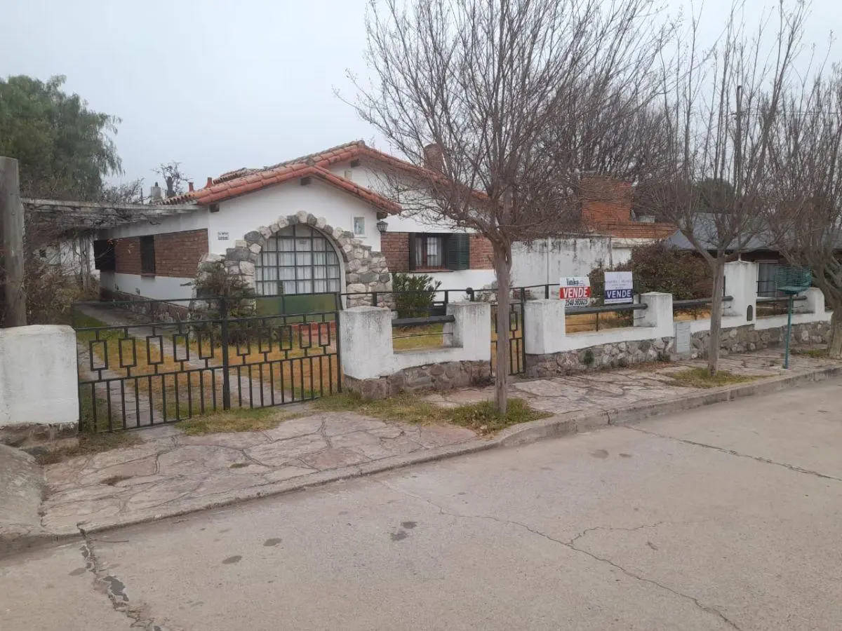 VENTA DE CASA AL PIE DEL CRISTO B* POTRERILLO 3