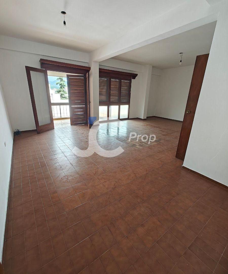 DEPARTAMENTO EN VENTA DE 3 DOMITORIOS A TAN SOLO UNAS CUADRAS A LA PLAZA 9 DE JULIO