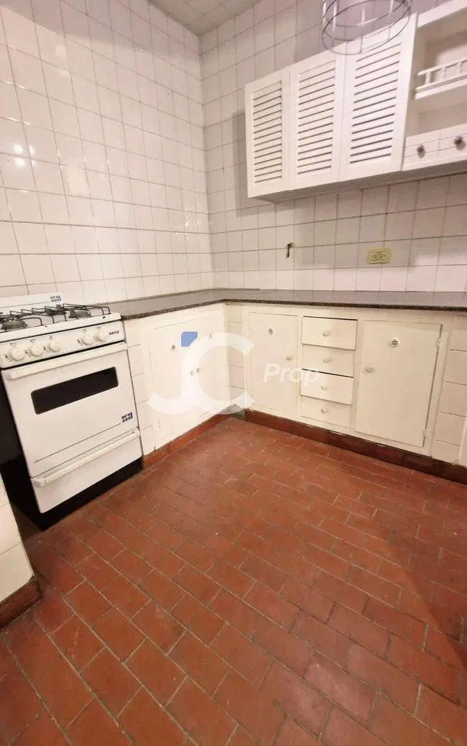 Departamento con 4 habitaciones en venta en Salta 2