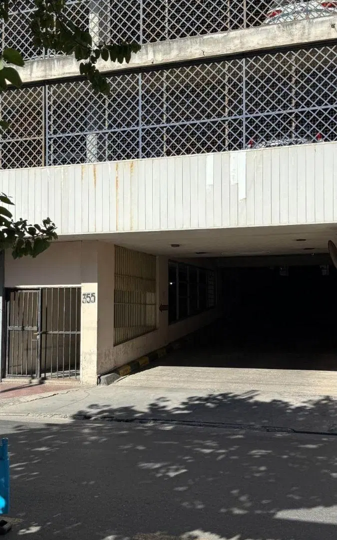 COCHERA CENTRO CON SEGURIDAD LAS 24H (sin comisión inm.) 1