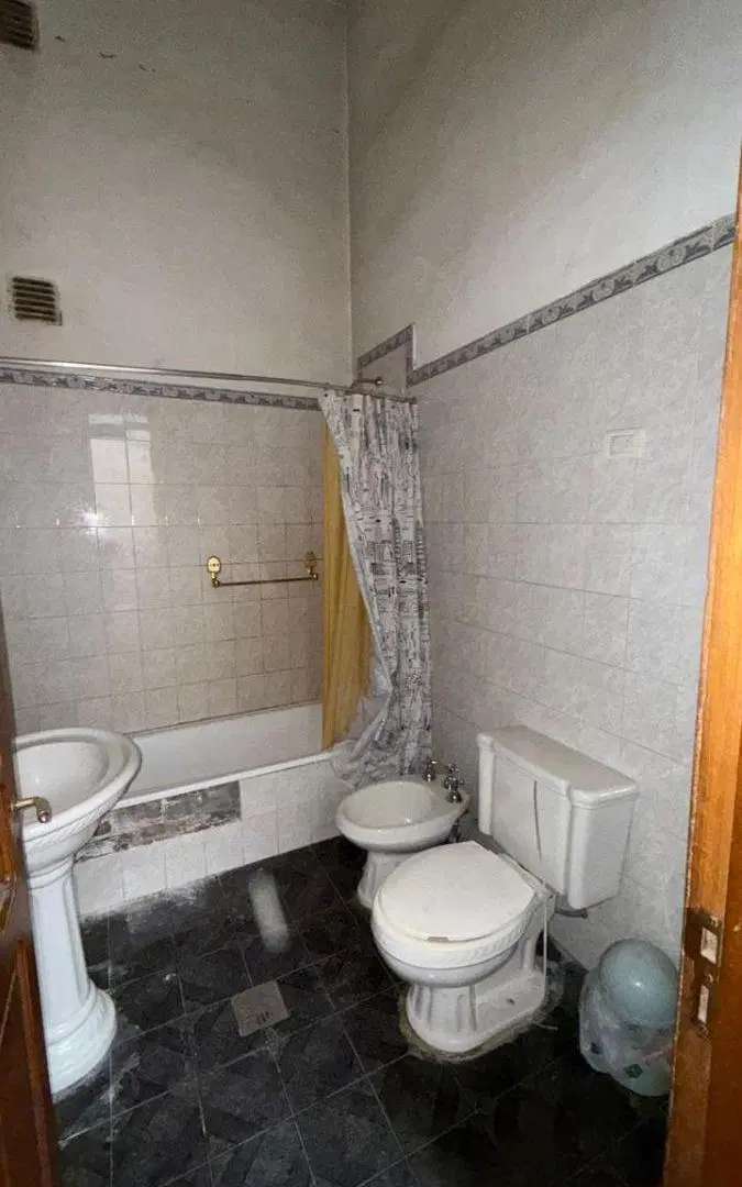 Casa con 197 m² en venta en Córdoba ideal inversor a reciclar. 5