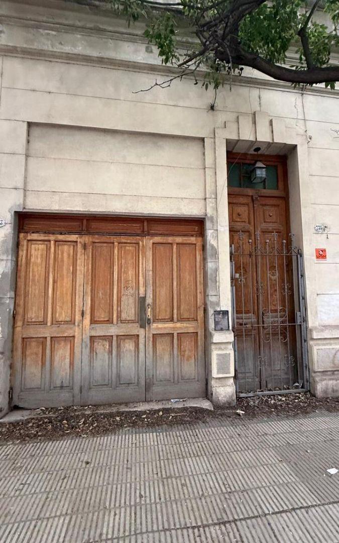 Casa con 197 m² en venta en Córdoba ideal inversor a reciclar.