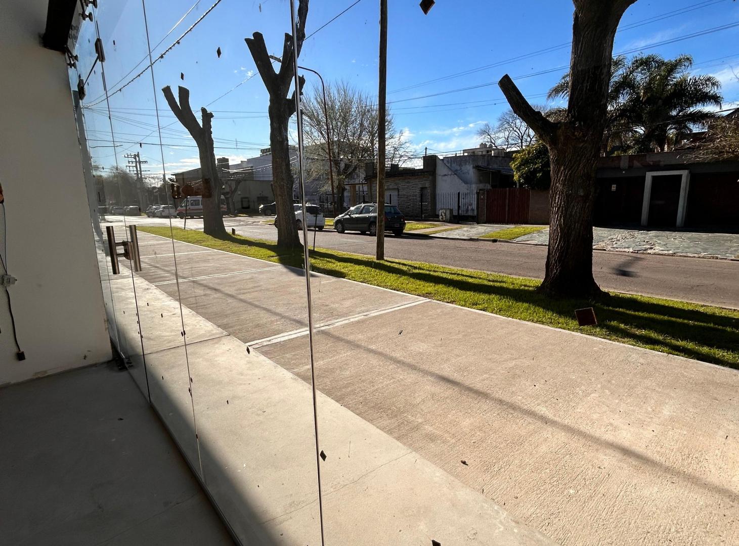 Foto de LOCALES A ESTRENAR EN ALQUILER -CITY BELL - 61 m2, imagen 2