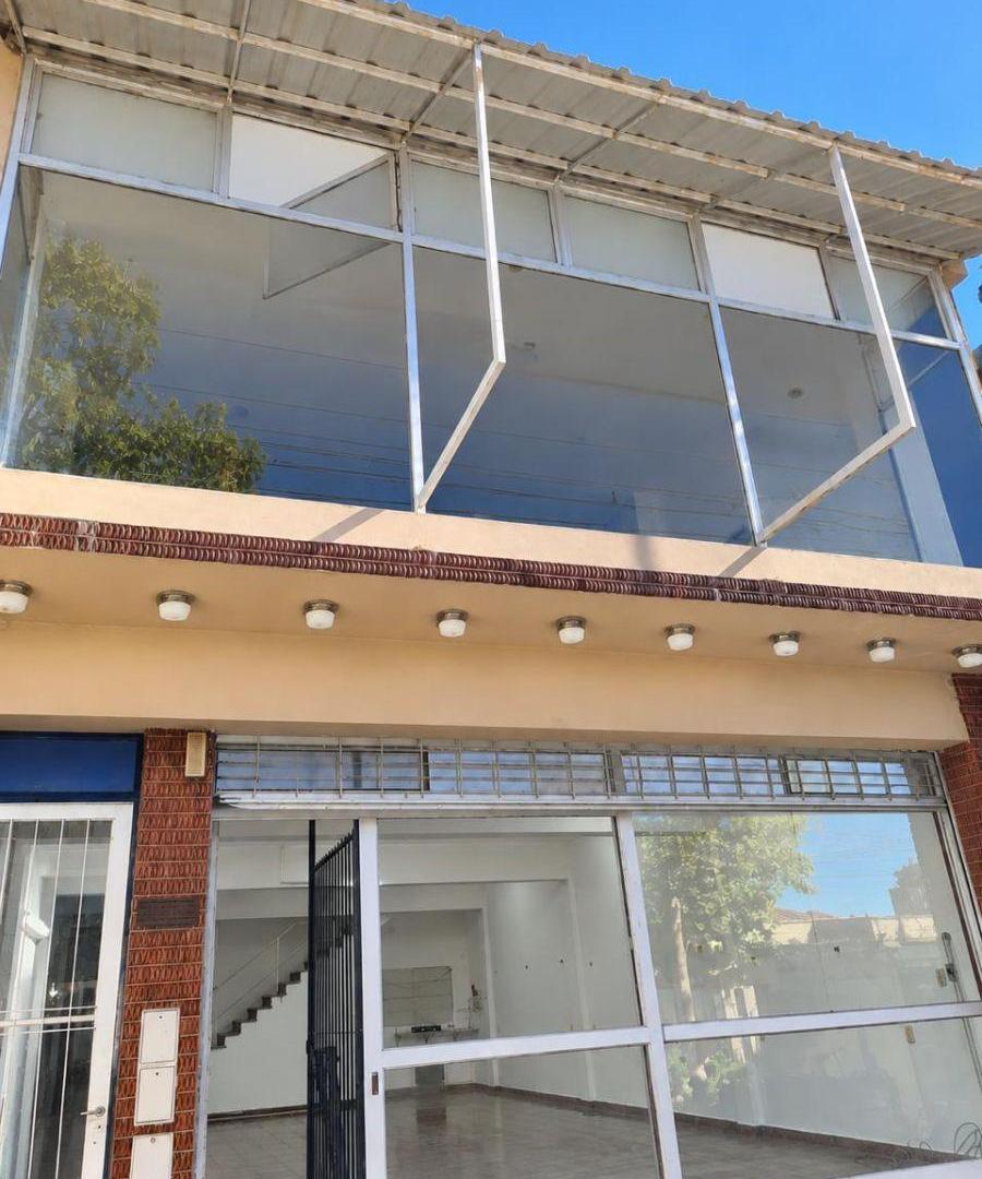 Foto de LOCAL EN ALQUILER – 220 m² CUBIERTOS EN DOS PLANTAS – LA PLATA, imagen 3