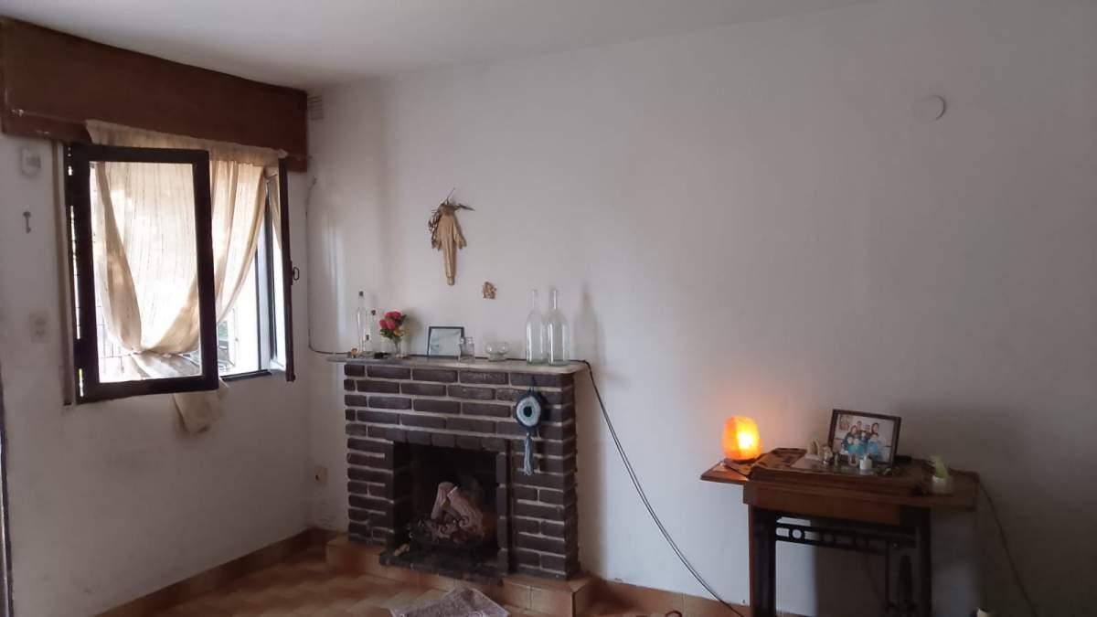 Foto de CASA DE 2 DORMITORIOS CON COCHERA, PATIO Y ASADOR EN BARRIO LA FRANCE, imagen 5