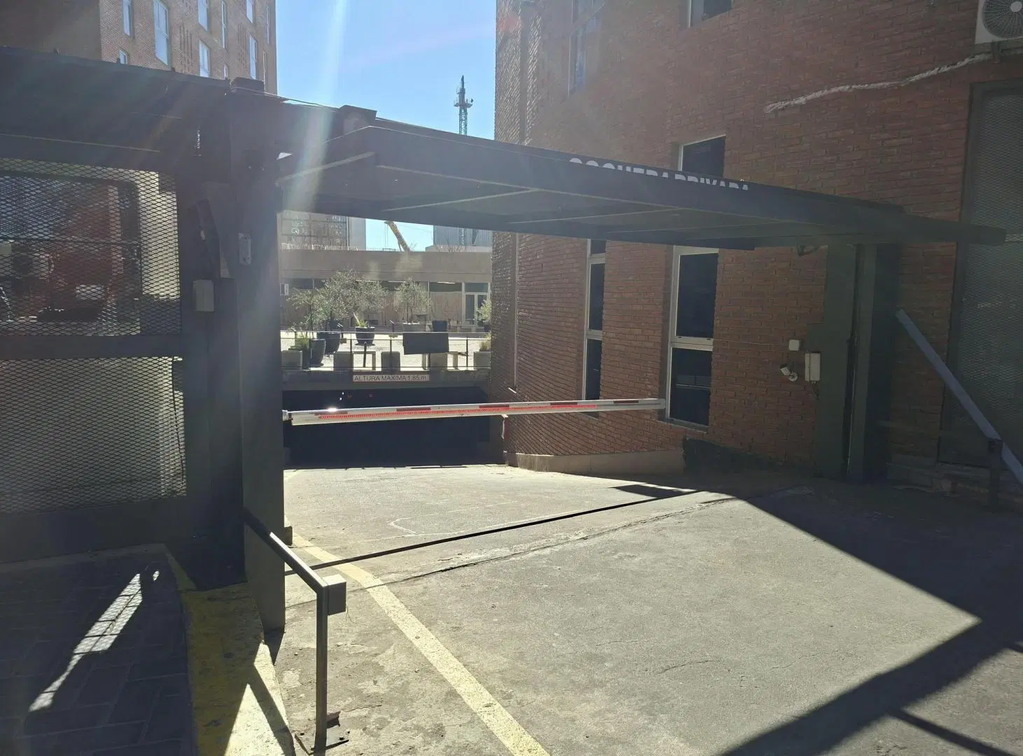 COCHERA EN VENTA EN TORRES H AV. PUEYRREDÓN 724 - FRENTE TRIBUNALES 6
