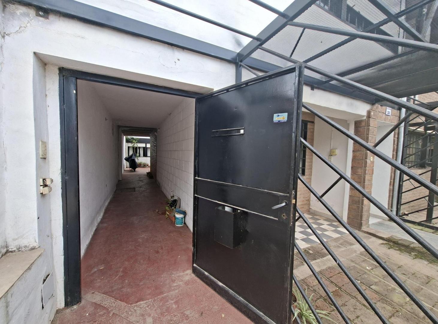 Foto de DPTO EN PLANTA BAJA CON PATIO- SOLO PARA 1 PERSONA, imagen 4