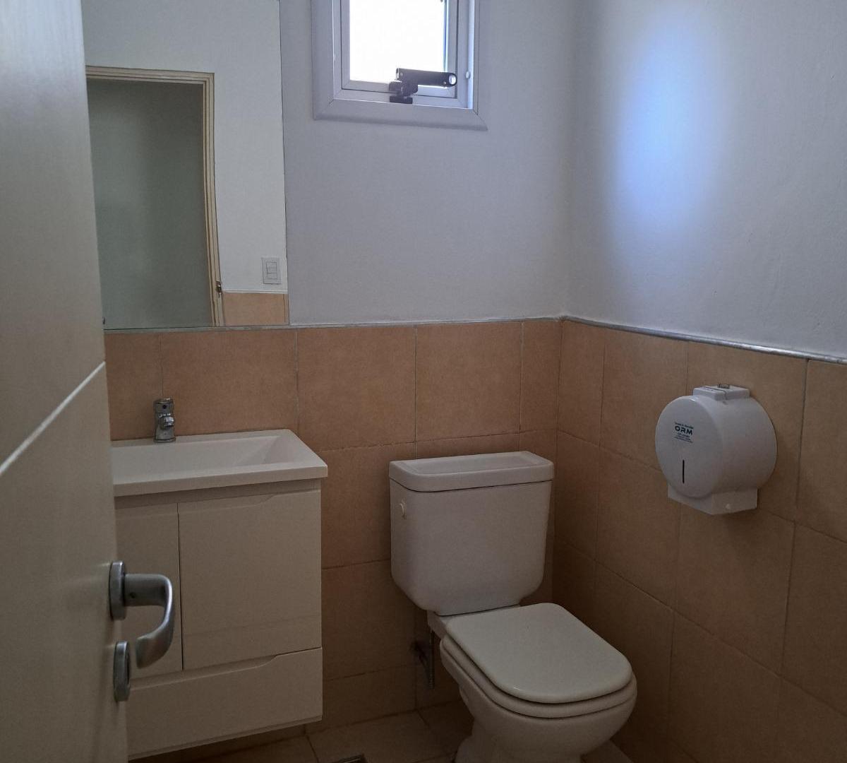 Foto de VENTA OFICINAS O COMERCIO EN GEMES, CON VISTA A LA CAÑADA Y ENTRADA, imagen 3
