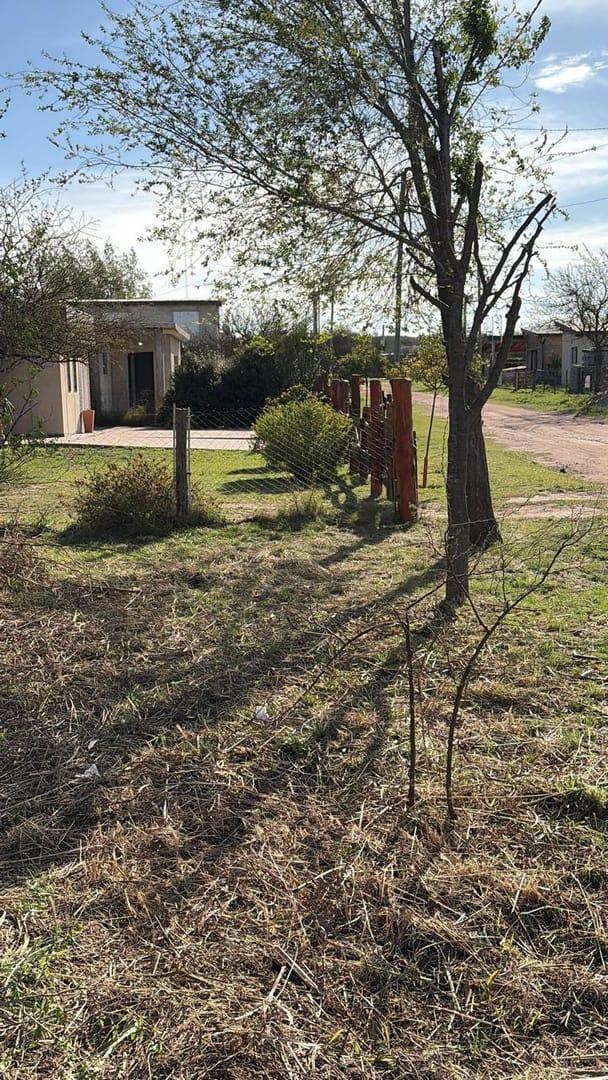 Foto de OPORTUNIDAD - LOTE EN ESQUINA , a 5 minutos del lago !!!!, imagen 4