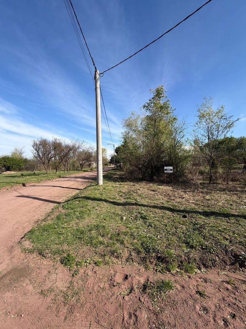 Foto de OPORTUNIDAD - LOTE EN ESQUINA , a 5 minutos del lago !!!!, imagen 1