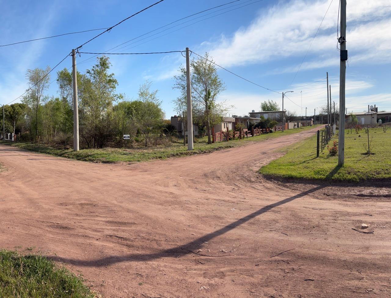 Foto de OPORTUNIDAD - LOTE EN ESQUINA , a 5 minutos del lago !!!!, imagen 5