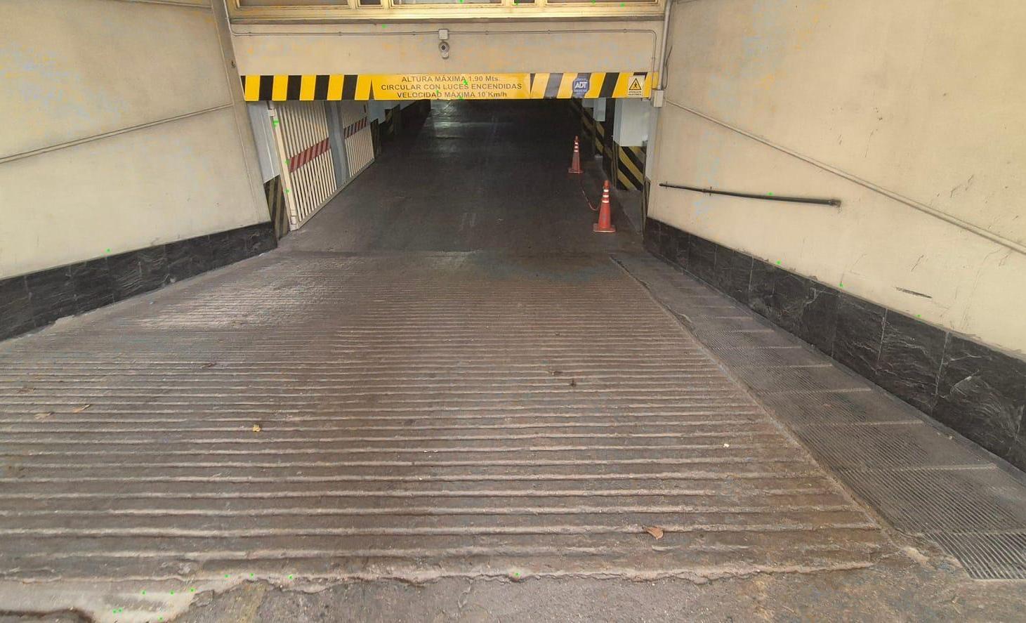 Foto de Oportunidad cochera en venta a metros de la Municipalidad y de Patio, imagen 4
