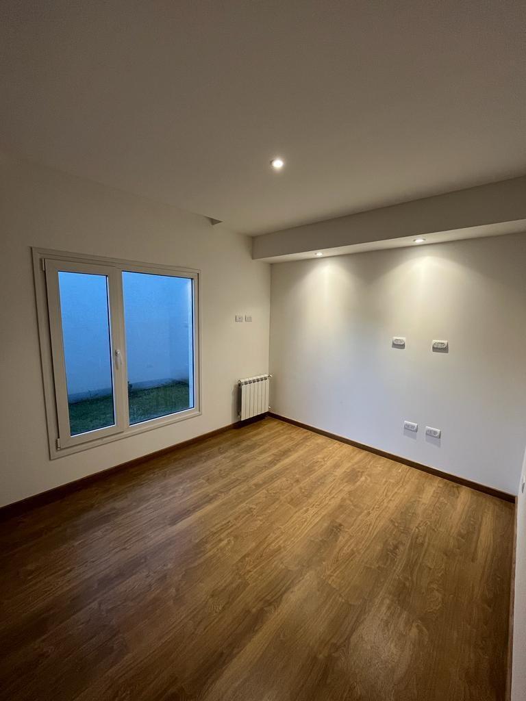 Casa en Venta de Cuatro Dorm. Zona Cerrito 5