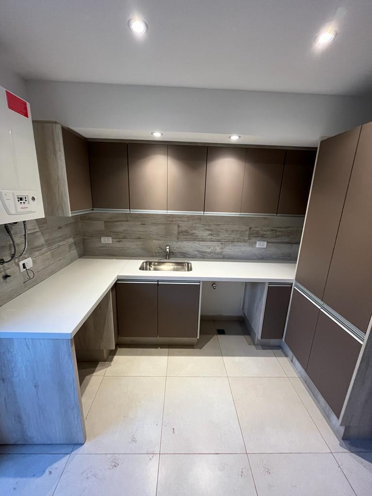 Casa en Venta de Cuatro Dorm. Zona Cerrito 5