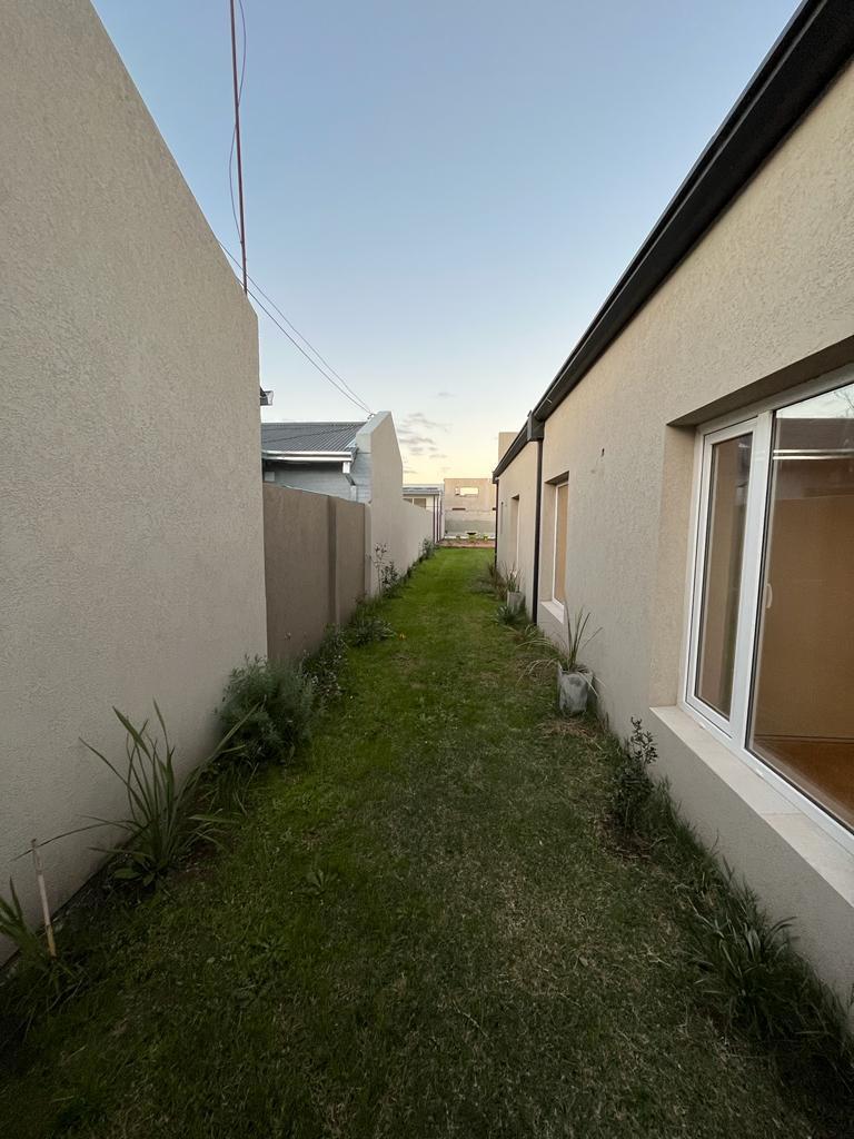 Casa en Venta de Cuatro Dorm. Zona Cerrito 1