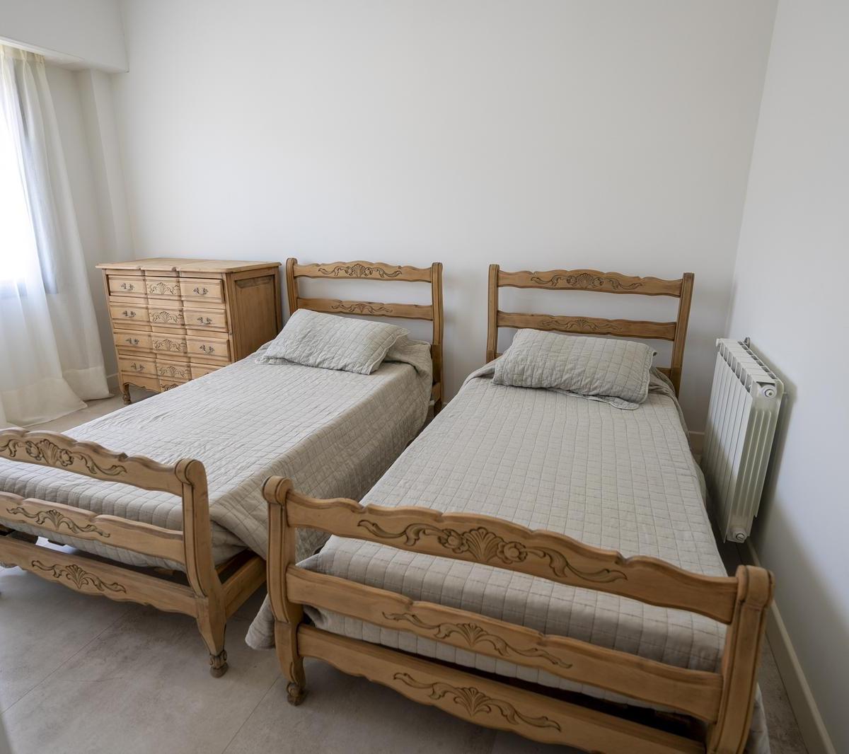 Casa en Venta de Tres Dorm. en Barrio La Rosa 1
