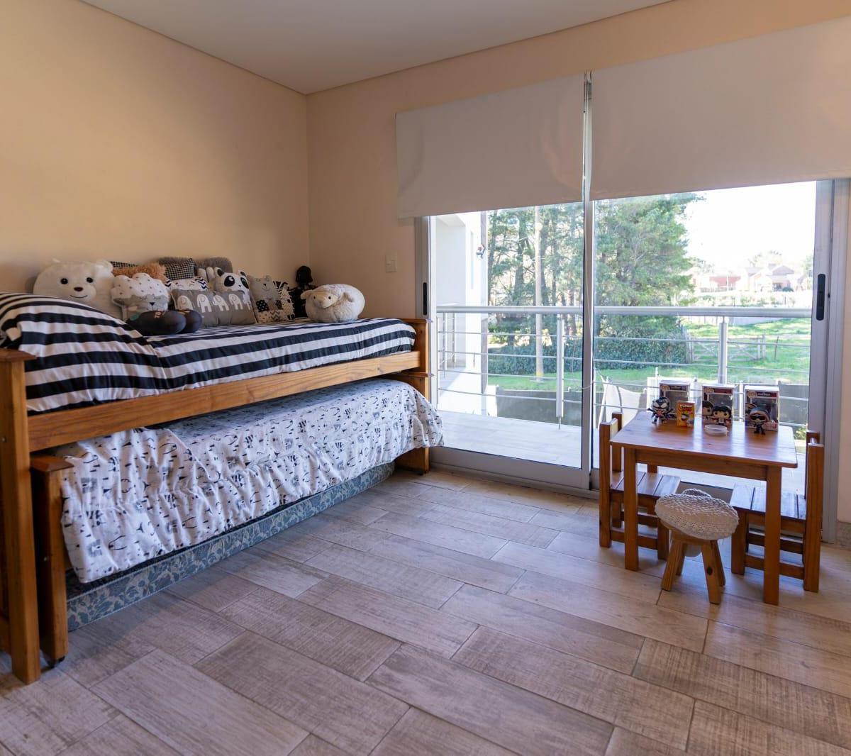 Vendo Casa de Tres Dorm. 4