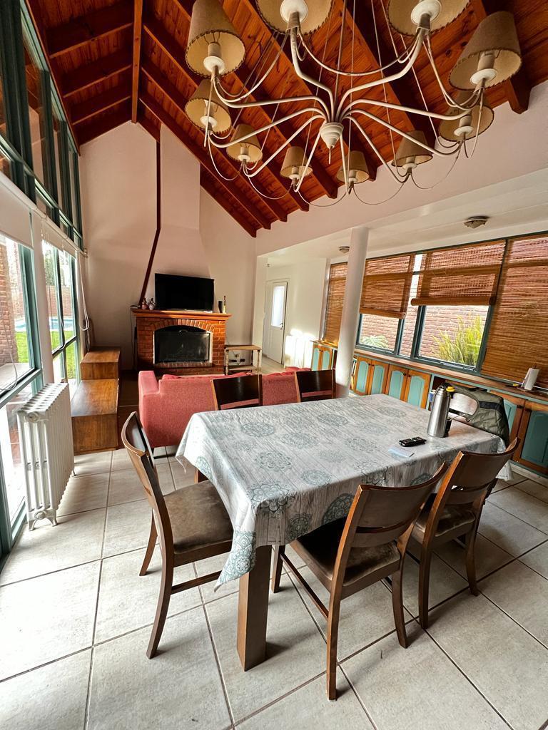 Hermosa Casa en Venta de Tres Dorm. 1