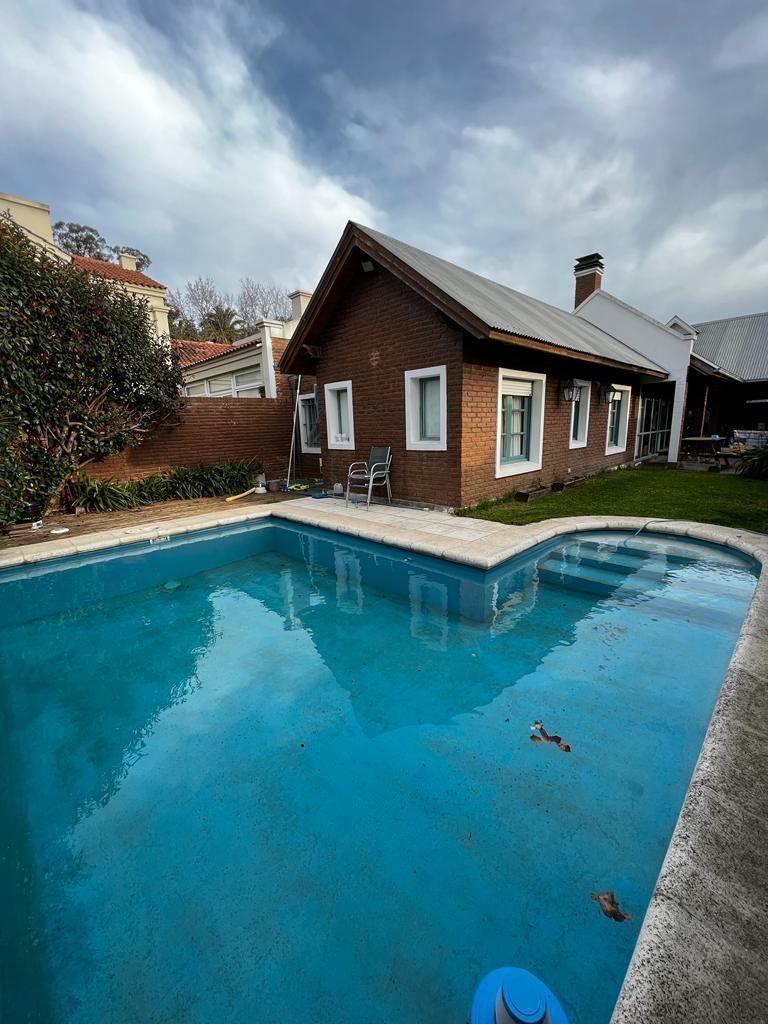 Hermosa Casa en Venta de Tres Dorm. 2