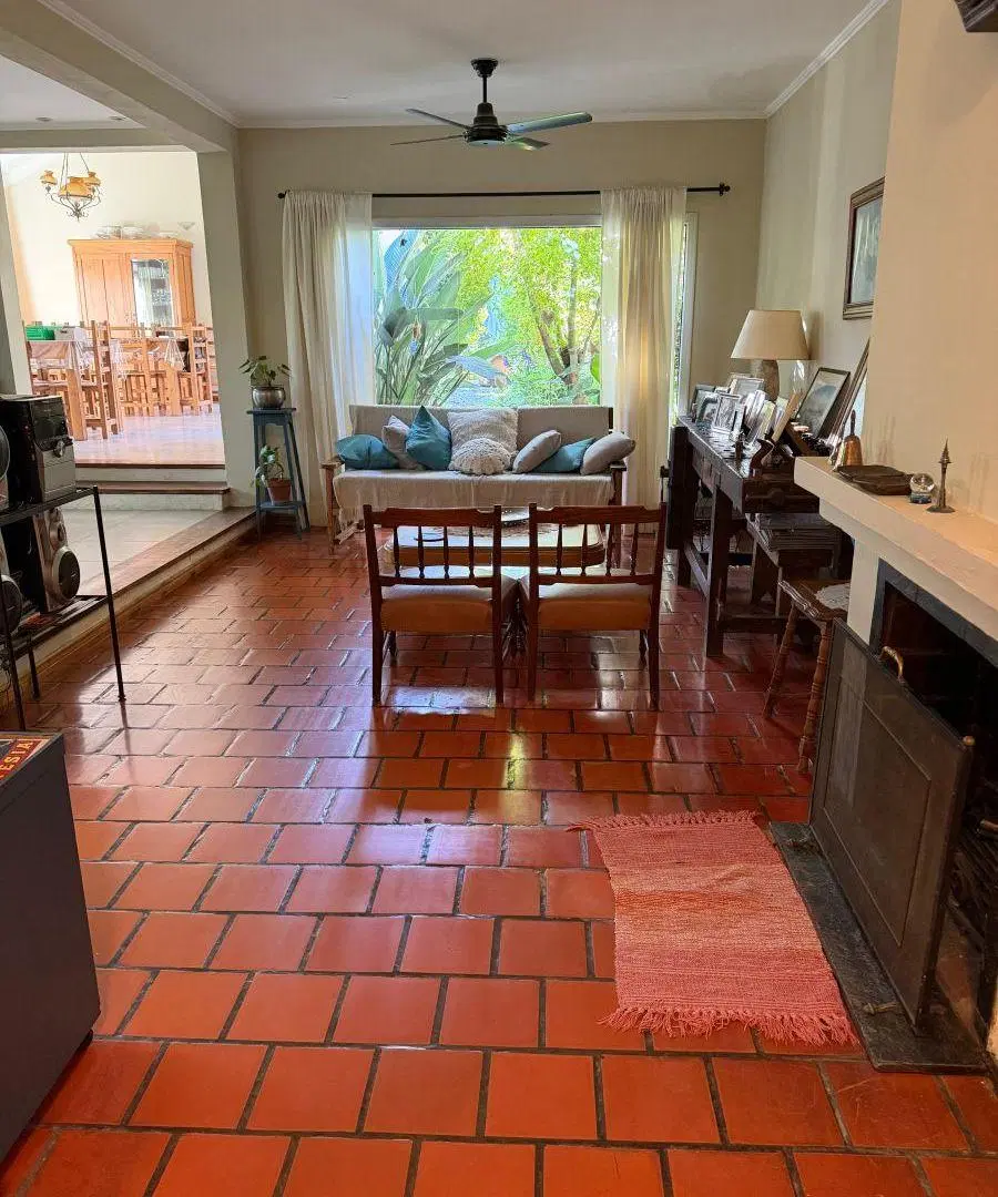 Casa apta crédito en venta en Tandil, 4 dormitorios 5