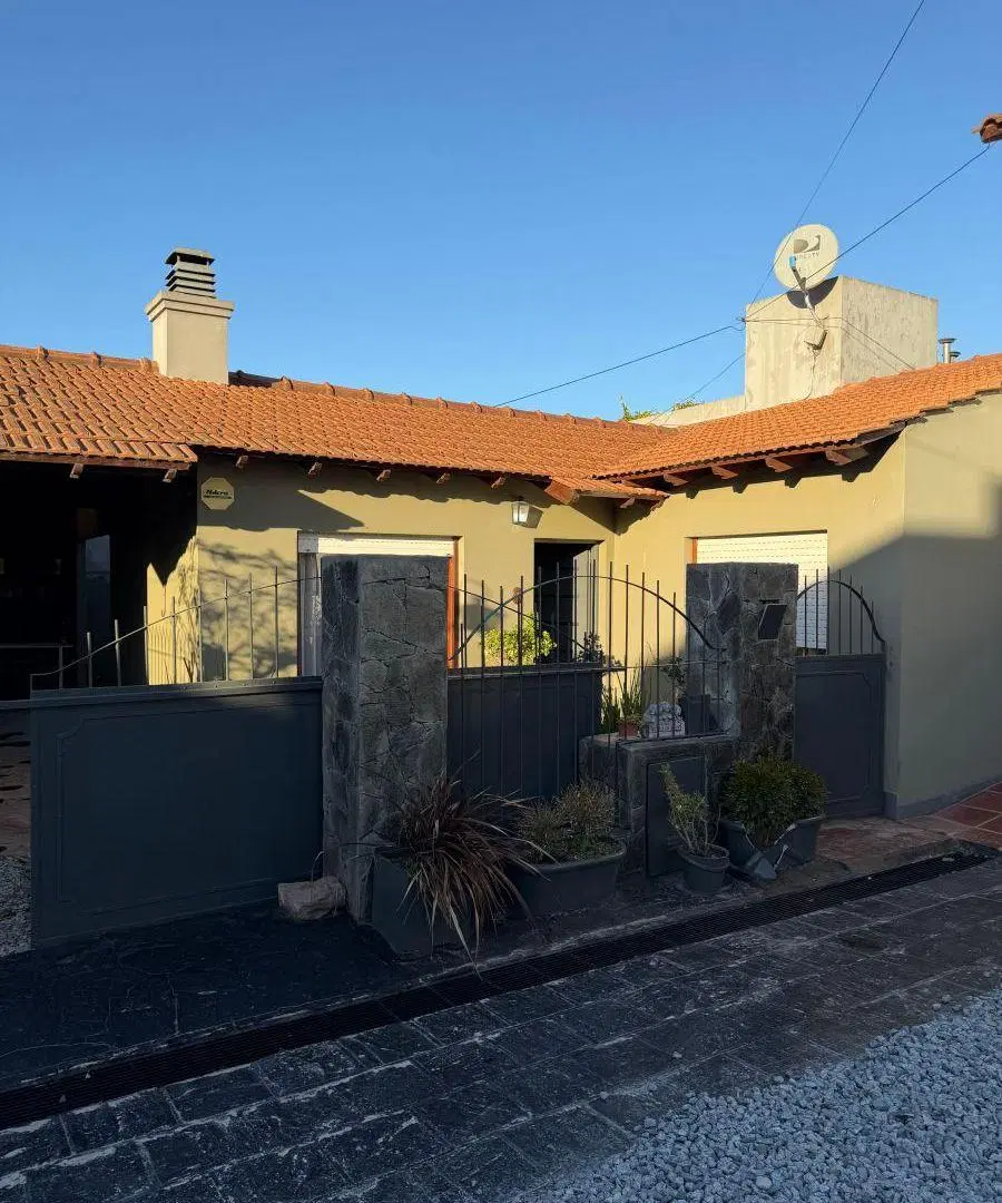 Casa en complejo tres dormitorios y dos baños 4