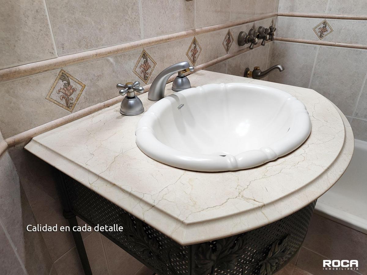 Exclusiva Casa Céntrica en Venta en Calle Coronel Puch - Jujuy 2