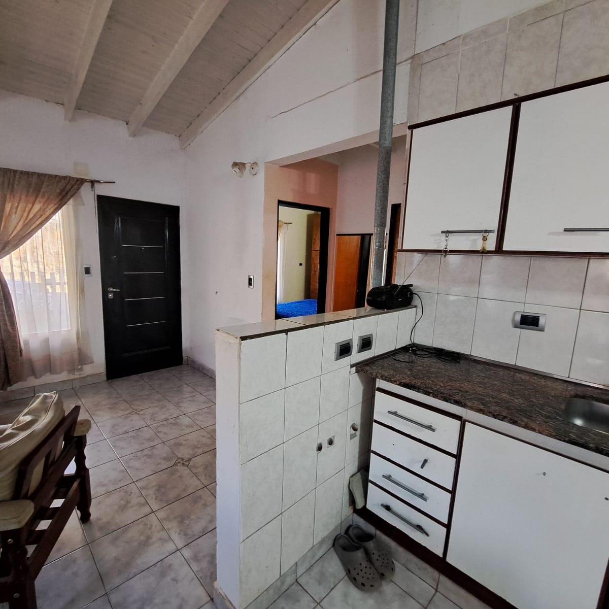 Foto de VENTA! de CASA con LOTE ESQUINA de 2 dormit Bº LA QUINTA- Vista Alegre, imagen 3