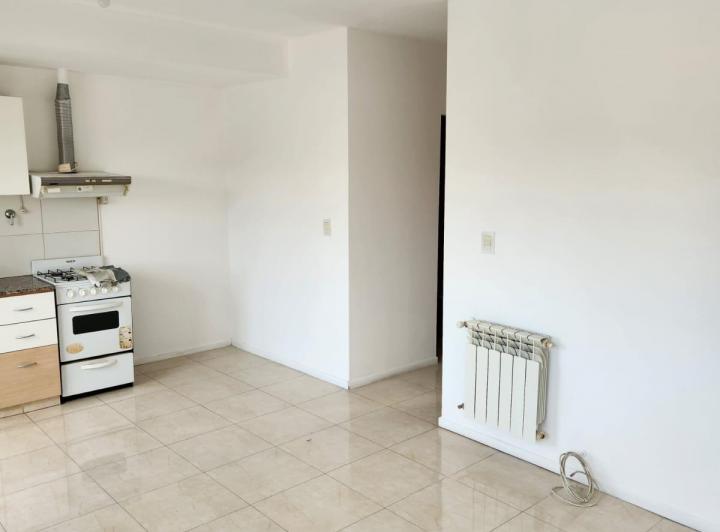 CLAUDIA CH Bienes Raices -   ALQUILA! DPTO 1 dormitorio con Cochera  CIPOLETTI  3