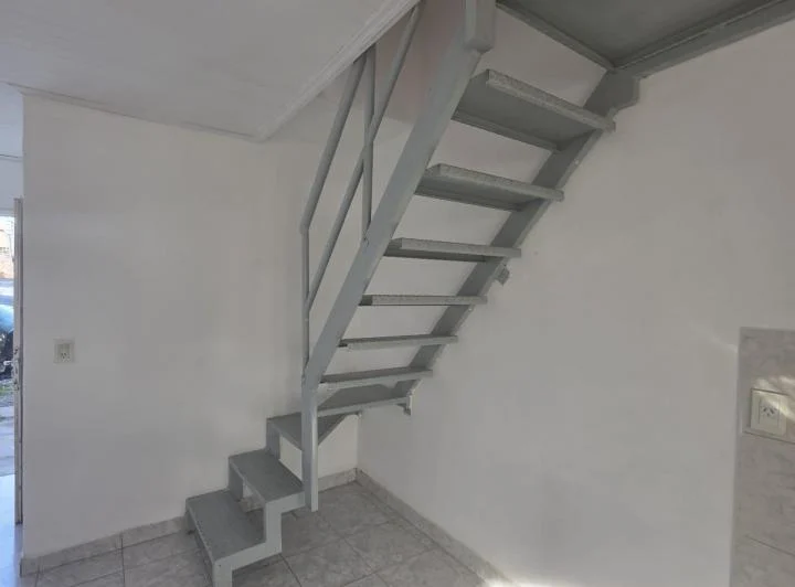 CLAUDIA CH Bienes Raíces-Se alquila duplex Villa Florencia Nqn. De tamaño CHICO! 5
