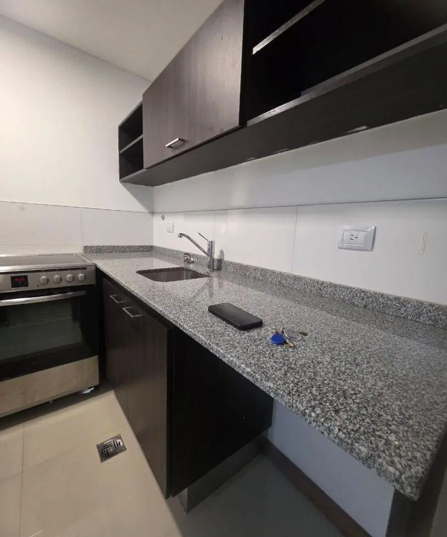 ALQUILER ¡AMPLIO MONOAMBIENTE CON BALCÓN Y COCHERA EN NEUQUÉN CAPITAL! 4