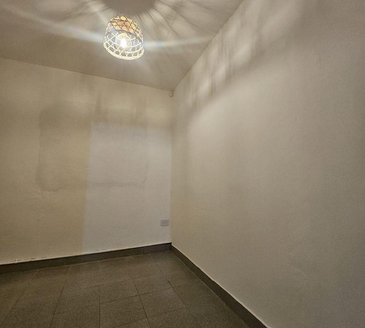Foto de ALQUILER CASA 2 DORMIT Tu Próximo Hogar te Está Esperando en Neuquén Capital, imagen 3