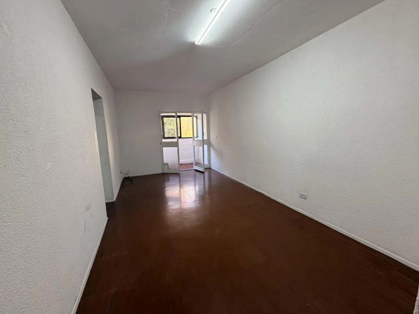 Departamento 4 ambientes 2 dormitorios. | Avenida Argentina al 1100 2