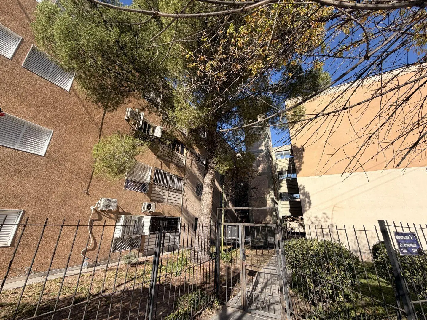 Departamento 4 ambientes 2 dormitorios. | Avenida Argentina al 1100 3