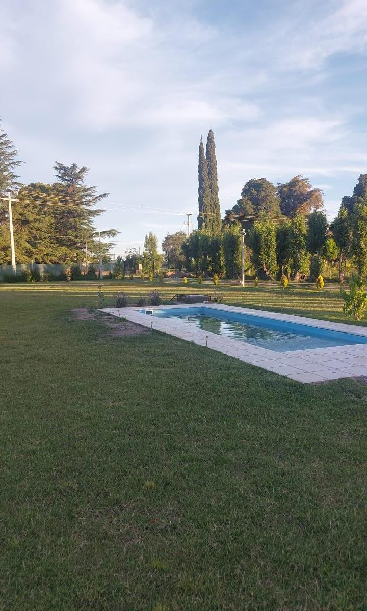 Se Vende Casa con Pileta y Amplio Terreno en San Rafael Mendoza 1